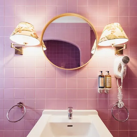 לינה וארוחת בוקר Pergola Boutique (adults Only) 4*